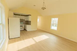 4425 7th St, Bacliff, TX 77518 - Photo 4