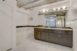 917 Main St, Houston, TX 77002 - Photo 14