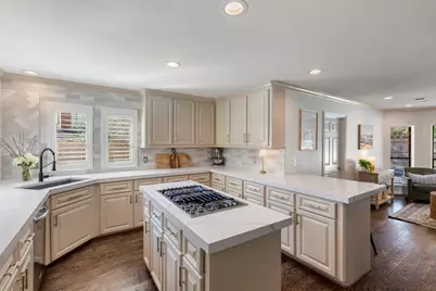 39 Watertree Court, The Woodlands, TX 77380 - Photo 4