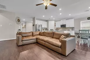 1917 Canyon Live Oak St, Conroe, TX 77304 - Photo 4