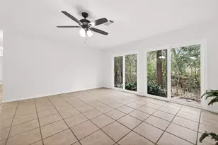 1 Laurel Oak Pl E, The Woodlands, TX 77380 - Photo 10