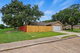 2210 Joel Wheaton Rd, Houston, TX 77077 - Photo 28
