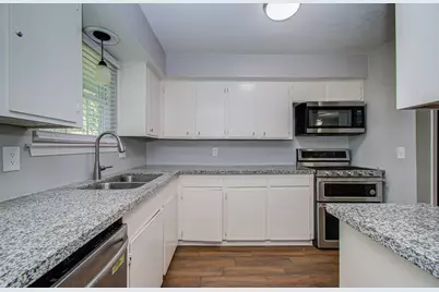25003 S Broken Bough, Spring, TX 77380 - Photo 16