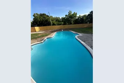 909 S Downing Road, Angleton, TX 77515 - Photo 6