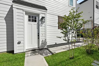 904 Martin Street #D, Houston, TX 77018 - Photo 2