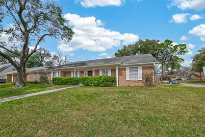 9502 Skyline Drive, Houston, TX 77063 - Photo 4