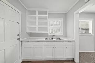 1721 W 5th St, Freeport, TX 77541 - Photo 10