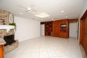 1006 Baymeadow Dr, Houston, TX 77062 - Photo 10