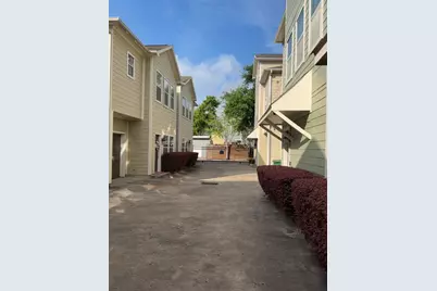 1828 Fletcher Street, Houston, TX 77009 - Photo 4