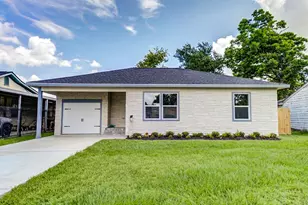 10413 Muscatine St, Houston, TX 77029 - Photo 1