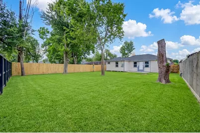 10413 Muscatine Street, Houston, TX 77029 - Photo 32