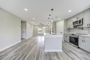 10413 Muscatine St, Houston, TX 77029 - Photo 18