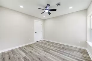 10413 Muscatine St, Houston, TX 77029 - Photo 24