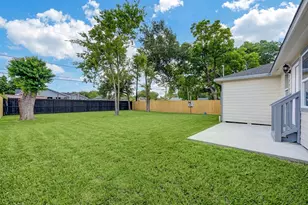 10413 Muscatine St, Houston, TX 77029 - Photo 4