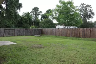 304 Carlos Leal Dr, Dayton, TX 77535 - Photo 16