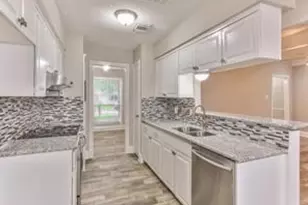 13727 Overbrook Ln, Houston, TX 77077 - Photo 4