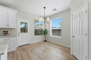 13522 Summer Villa Ln, Houston, TX 77044 - Photo 16