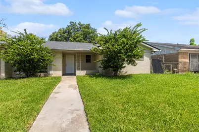 7 Richards Courts, La Marque, TX 77568 - Photo 1