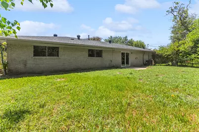 7 Richards Courts, La Marque, TX 77568 - Photo 4