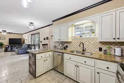 2704 Memphis Avenue, Nederland, TX 77627 - Photo 12