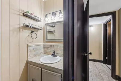 2704 Memphis Avenue, Nederland, TX 77627 - Photo 20