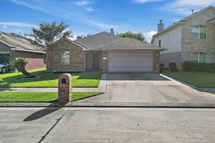 7419 Superior Dr Dr, Baytown, TX 77521 - Photo 1