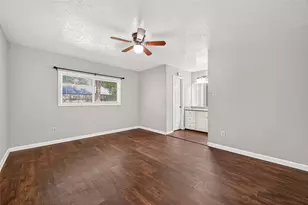 10038 Green Valley Ln, Houston, TX 77064 - Photo 18