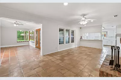 120 Caldwell Street, Baytown, TX 77520 - Photo 10