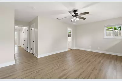 120 Caldwell Street, Baytown, TX 77520 - Photo 18
