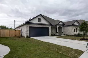 8319 Amber Summit Ln, Angleton, TX 77515 - Photo 2