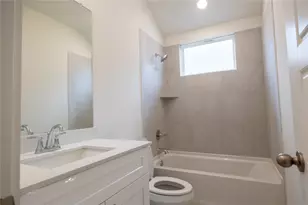 8319 Amber Summit Ln, Angleton, TX 77515 - Photo 6