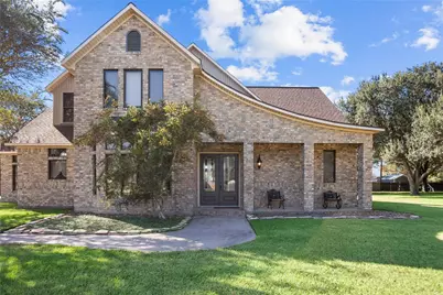 12315 Fisher Drive, Mont Belvieu, TX 77523 - Photo 2