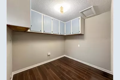 1706 Avenue A, Danbury, TX 77534 - Photo 12