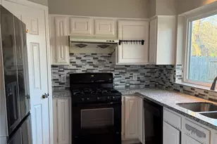 3610 Bartons Ln, Sugar Land, TX 77479 - Photo 6