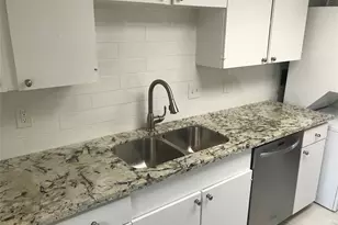 12633 Memorial Dr, Houston, TX 77024 - Photo 8