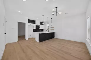 8210 Sterlingshire St, Houston, TX 77078 - Photo 4