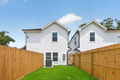 8210 Sterlingshire Street #A/B, Houston, TX 77078 - Photo 30