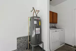 402 Wilcrest Dr, Houston, TX 77042 - Photo 26