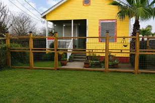2825 N Sonny Ln, Galveston, TX 77554 - Photo 1