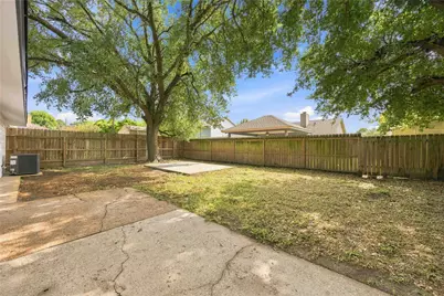9002 Enchanted Forest Drive, Houston, TX 77088 - Photo 18