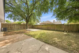 9002 Enchanted Forest Dr, Houston, TX 77088 - Photo 18