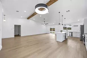 9002 Enchanted Forest Dr, Houston, TX 77088 - Photo 8