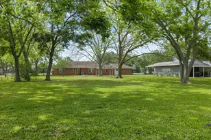 11511 Cherry Point Dr, Mont Belvieu, TX 77535 - Photo 38