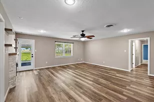 11511 Cherry Point Dr, Mont Belvieu, TX 77535 - Photo 8
