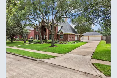 1810 Stonecreek Circle, Friendswood, TX 77546 - Photo 4