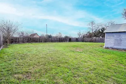 820 N Jefferson Street, La Grange, TX 78945 - Photo 18