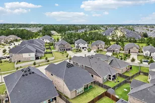 10126 Bayou Oaks Dr, Conroe, TX 77385 - Photo 48