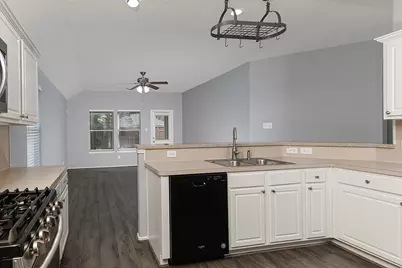 139 S Vesper Bend Circle, The Woodlands, TX 77382 - Photo 8