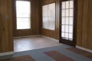 740 E Franklin St, Goliad, TX 77963 - Photo 10