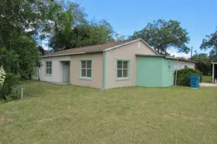 740 E Franklin St, Goliad, TX 77963 - Photo 16